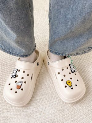 Unisex Soft, Lightweight, Antimicrobial, Breathable, Slip-Resistant, Comfortable New Cute Cartoon Flat Eva Hollow Out Shoes, Fashionable Casual Young Couples Outdoor/Indoor Beach Vacation Slippers, Hospital Nurse Plastic Sandals