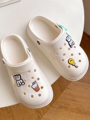 Unisex Soft, Lightweight, Antimicrobial, Breathable, Slip-Resistant, Comfortable New Cute Cartoon Flat Eva Hollow Out Shoes, Fashionable Casual Young Couples Outdoor/Indoor Beach Vacation Slippers, Hospital Nurse Plastic Sandals