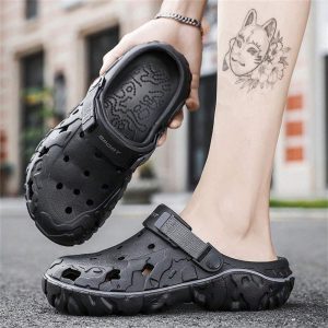 Summer Men’s Korean Version Trendy Outdoor Beach Slip-On Sandals With Anti-Skid Thick Sole And Open Toe Design