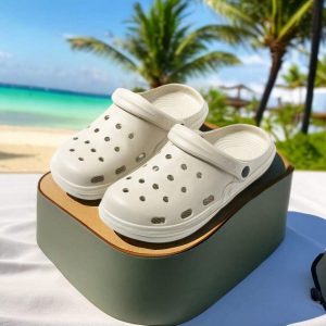 Men’s Hollow Out Slippers With Thick Breathable Sole, Cute Cartoon And Ins Style, Perfect For Couples On Beach In Summer