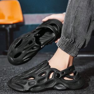 2024 New Arrivals Men’s Peep Toe Sandals With Holes, Driving Beach Sport Slippers With Coconut Palm Decoration And Flat Sole